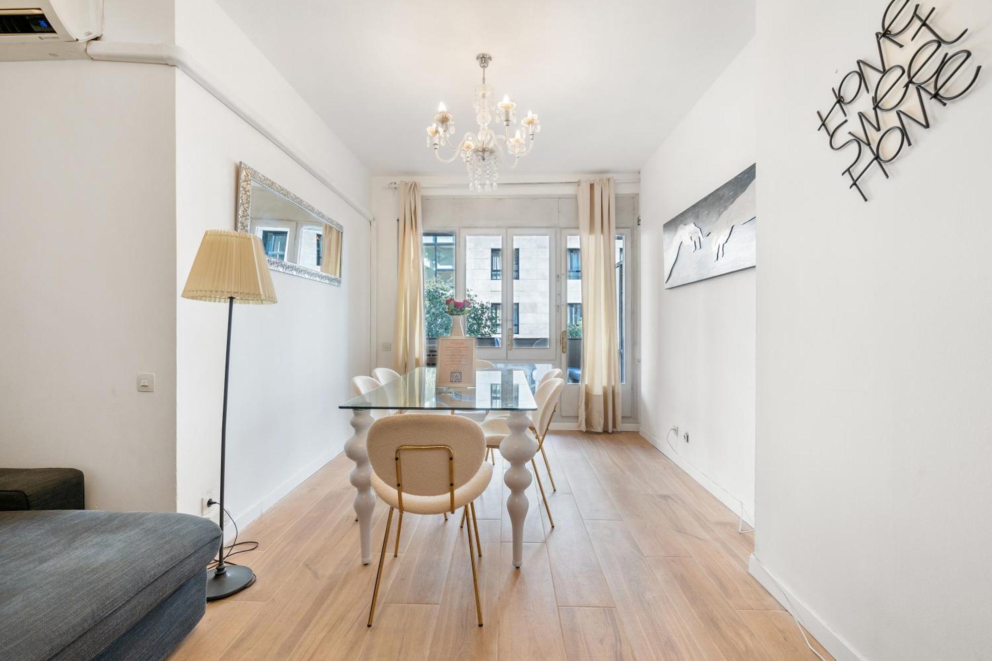 ברצלונה Fridays Flats Spacious 4Br Family Retreat מראה חיצוני תמונה