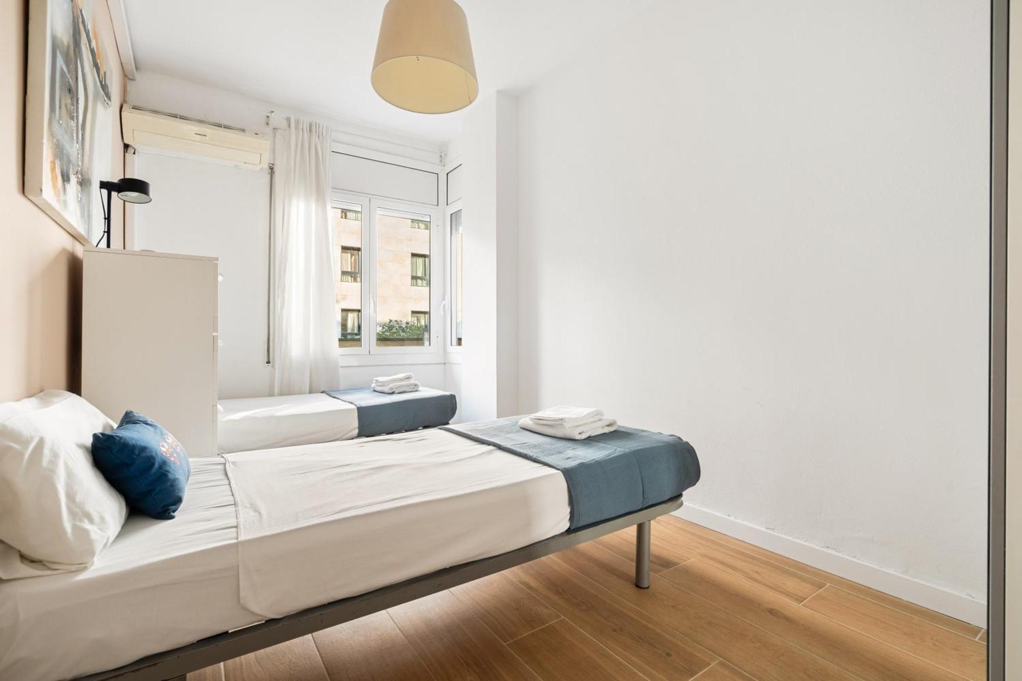 ברצלונה Fridays Flats Spacious 4Br Family Retreat מראה חיצוני תמונה