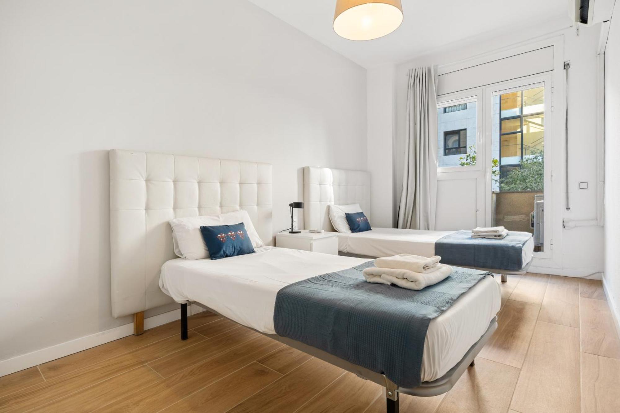 ברצלונה Fridays Flats Spacious 4Br Family Retreat מראה חיצוני תמונה