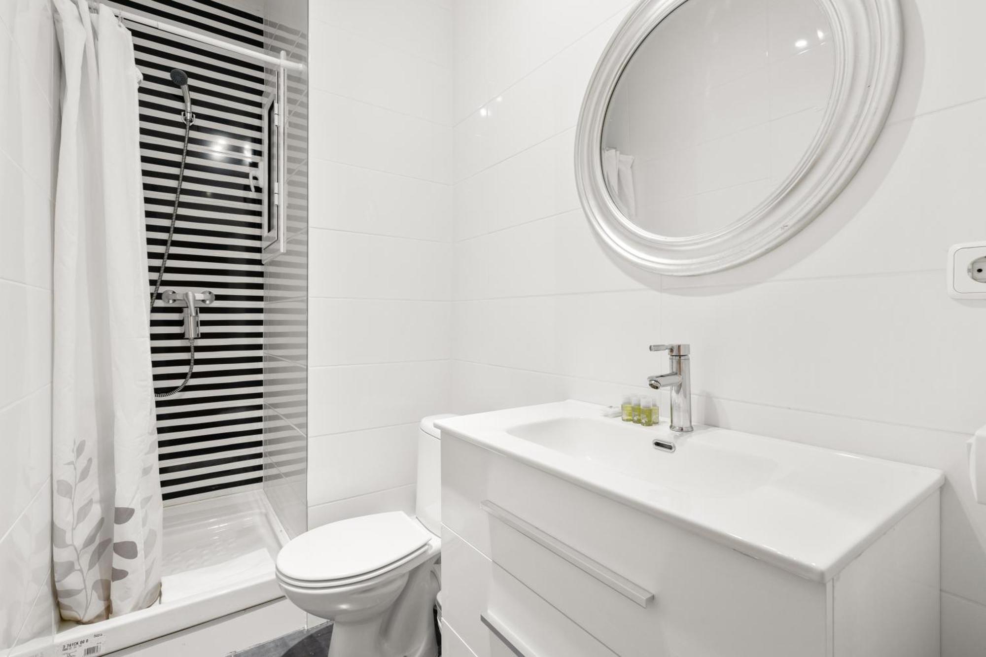 ברצלונה Fridays Flats Spacious 4Br Family Retreat מראה חיצוני תמונה