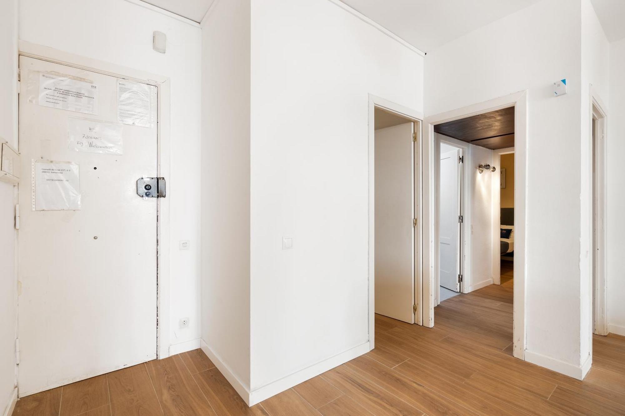 ברצלונה Fridays Flats Spacious 4Br Family Retreat מראה חיצוני תמונה