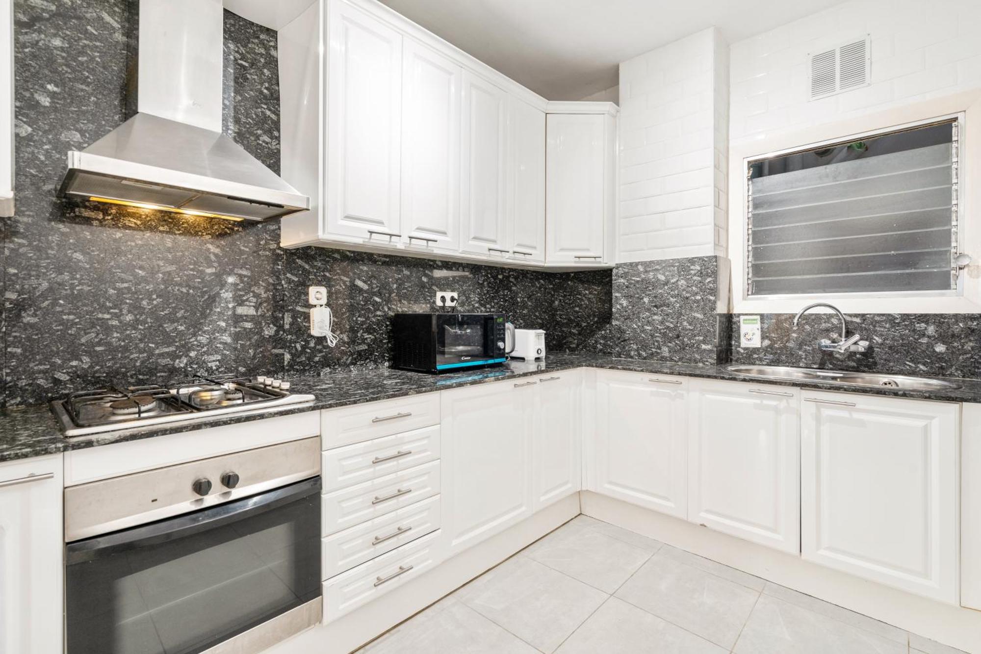 ברצלונה Fridays Flats Spacious 4Br Family Retreat מראה חיצוני תמונה